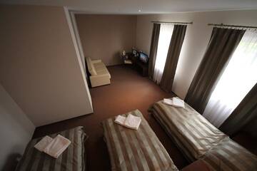 Фото номера Трехместный номер Отель Hotel Stara Fabryka г. Małogoszcz 6